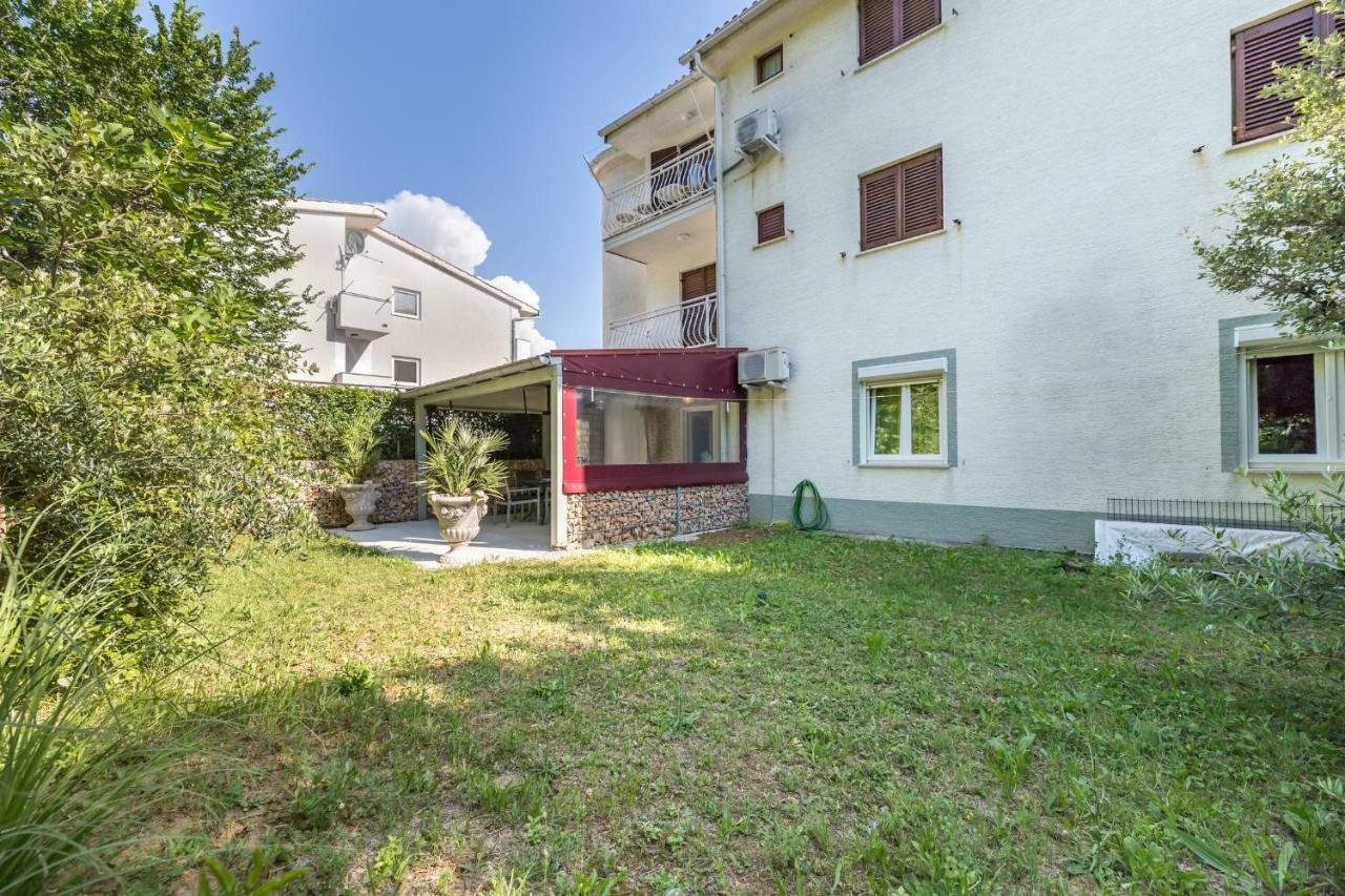 Apartment Pavic Garden Baska  Bagian luar foto