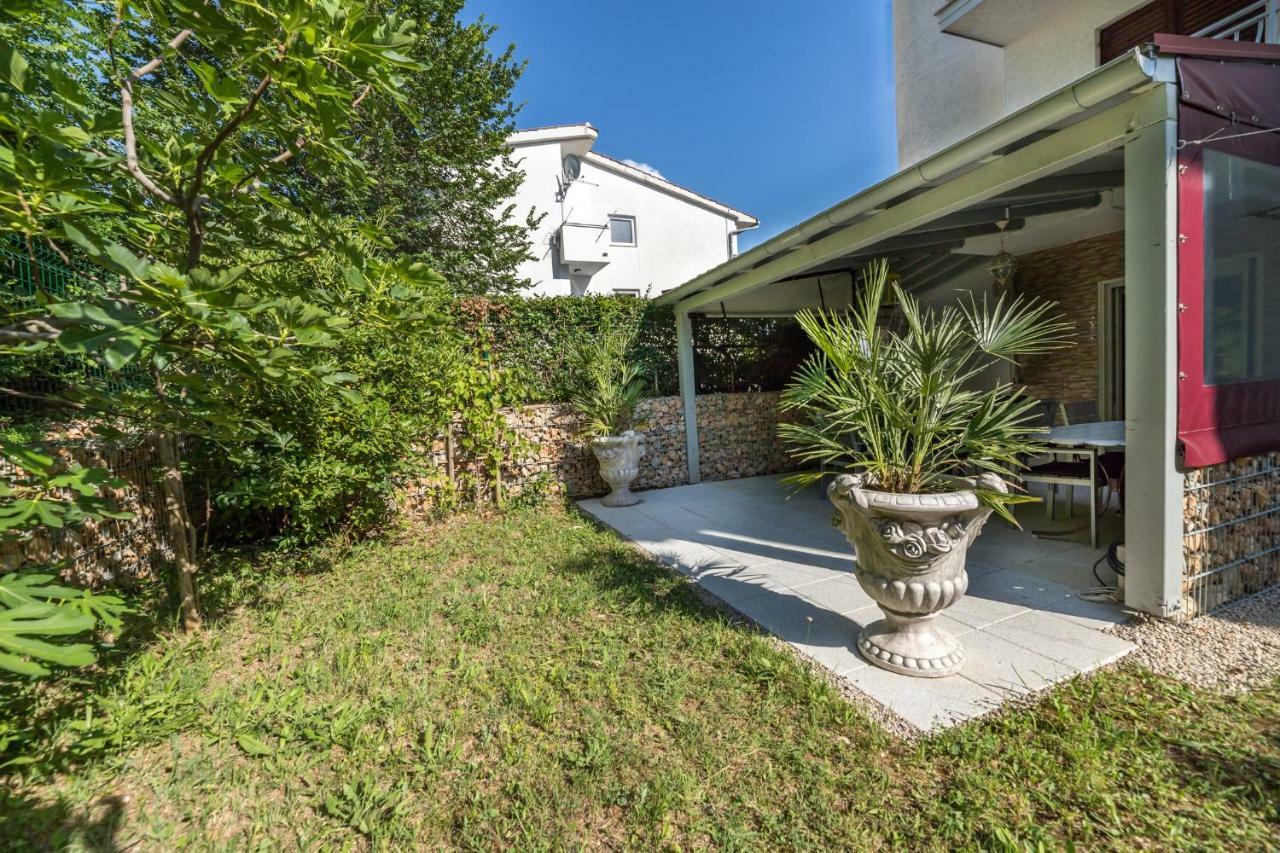 Apartment Pavic Garden Baska  Bagian luar foto