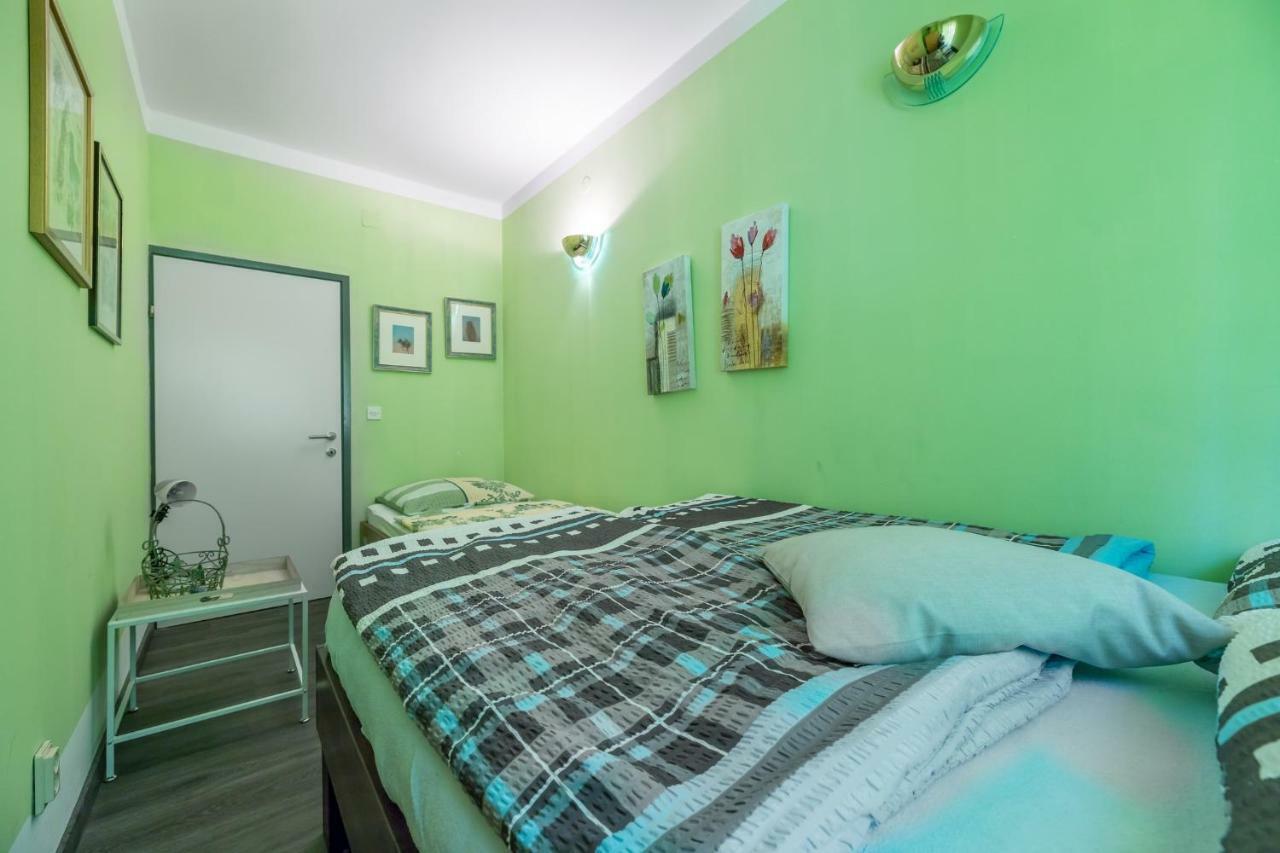 Apartment Pavic Garden Baska  Bagian luar foto